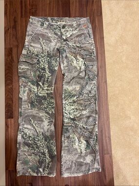 Realtree Girl Camo Low Rise Cargo Pants in Advantage Max 1 Print